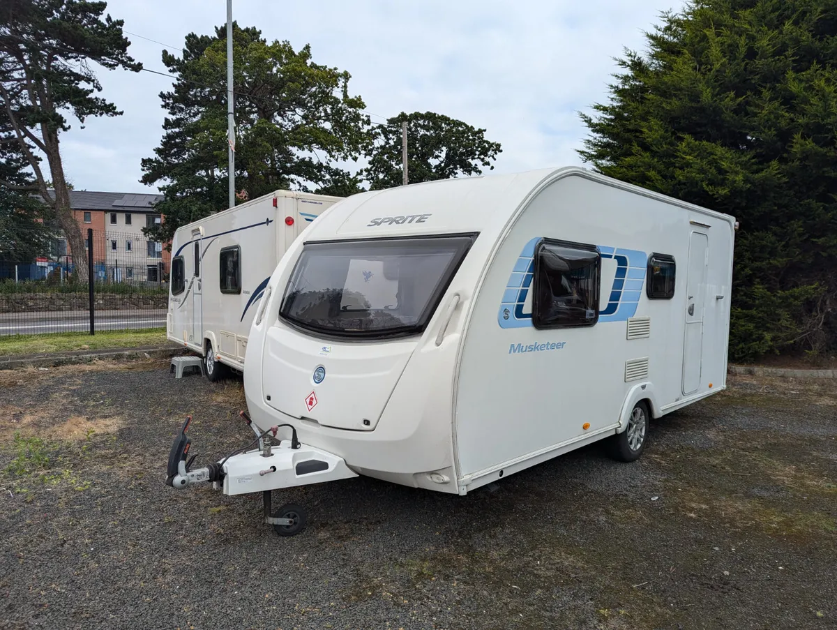 Lightweight 4 Berth Touring Caravan - Image 1