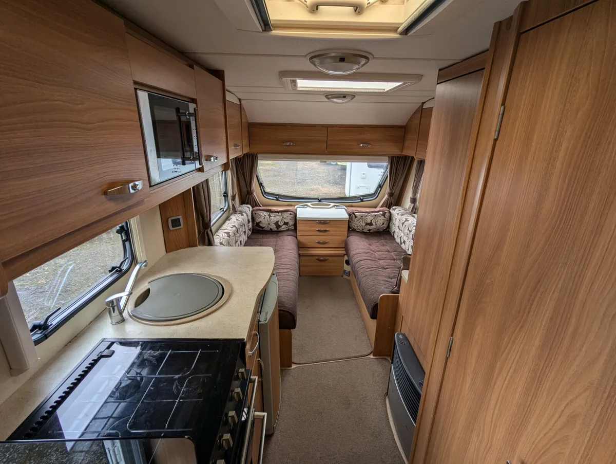 Lightweight 4 Berth Touring Caravan - Image 2
