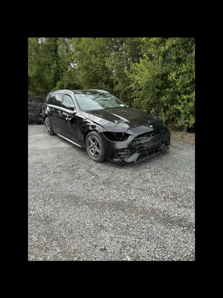 2022 Merc C220D for breaking - Image 2