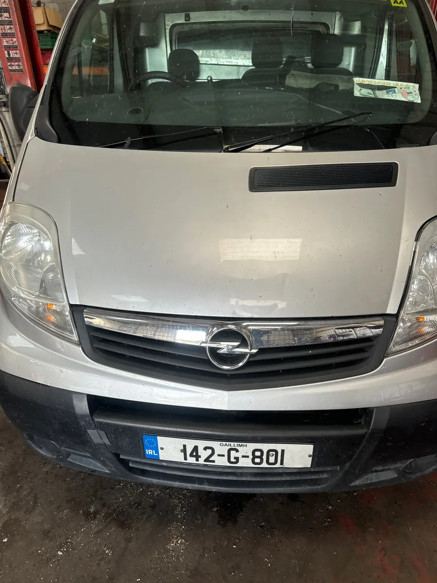 Vivaro 2014 breaking