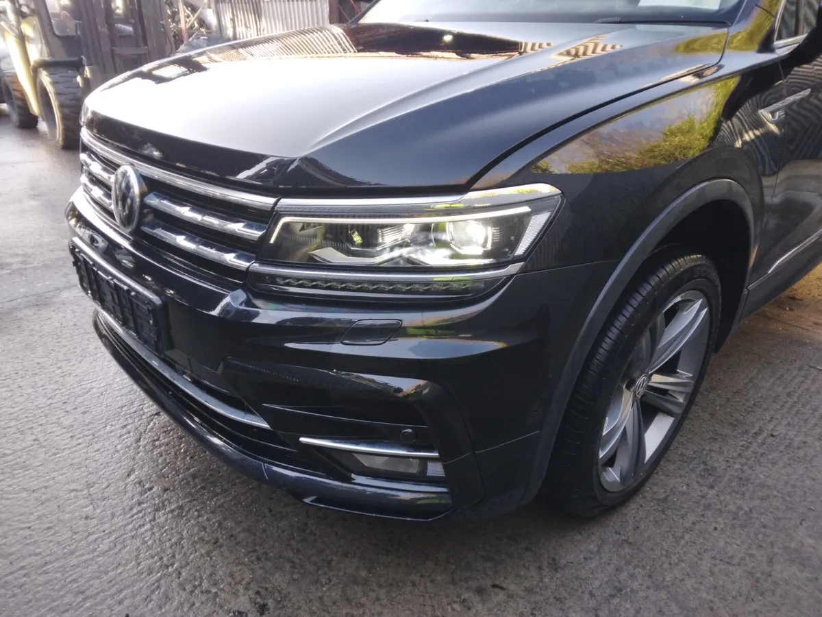 2021 VW Tiguan R-Line For Breaking/Dismantling - Image 4