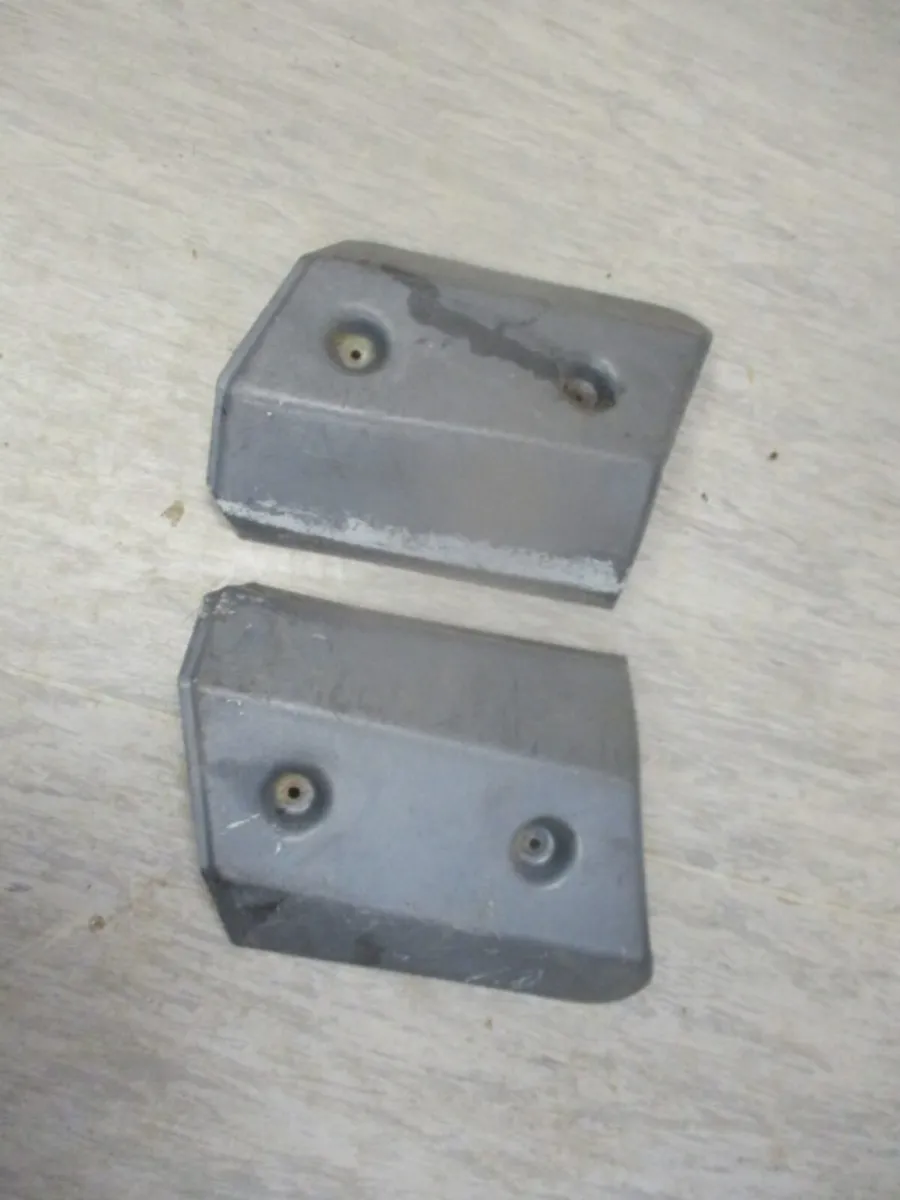 MF 390 LOWER FLOOR PLASTICS - Image 2