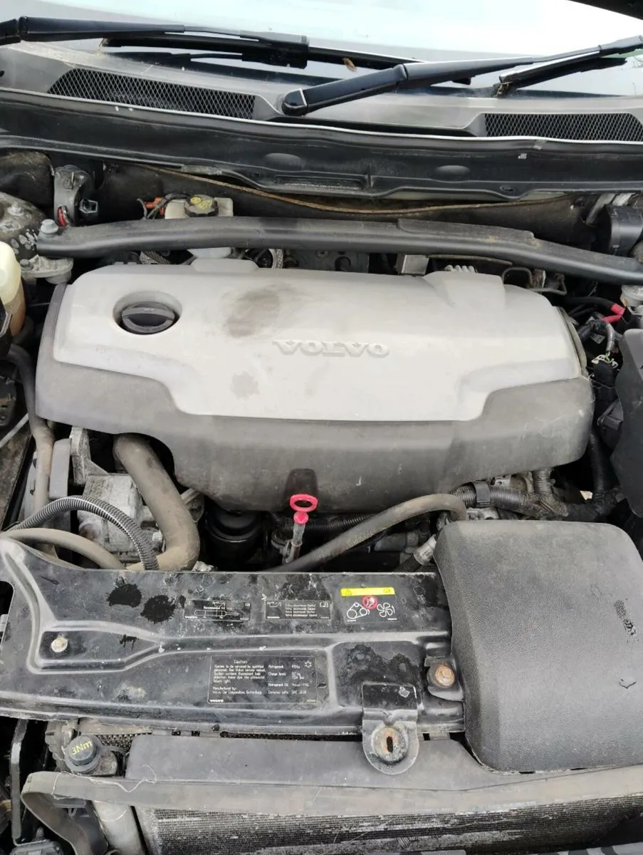 Breaking Volvo XC90 d5 2010 d5244t18 - Image 2