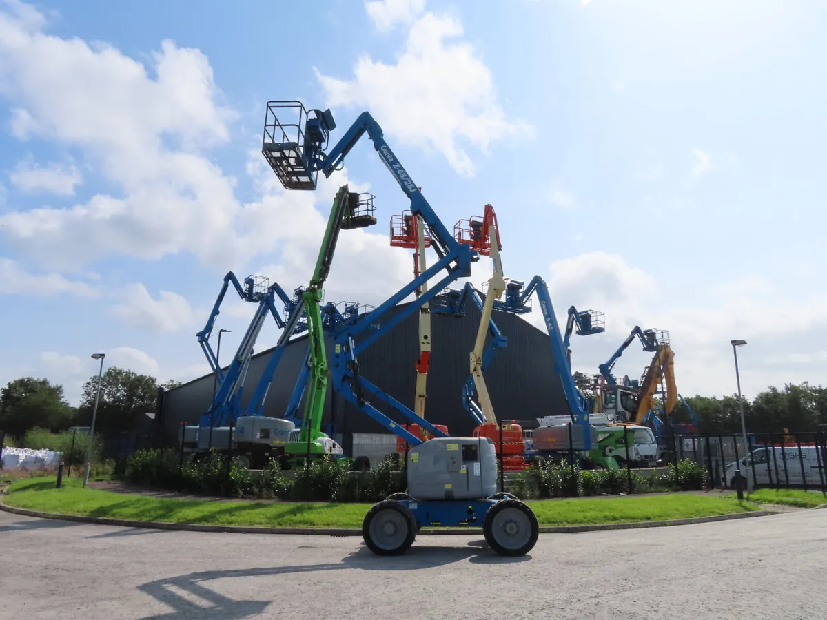 Genie Z45/25J Articulated Boom Lift - Image 4