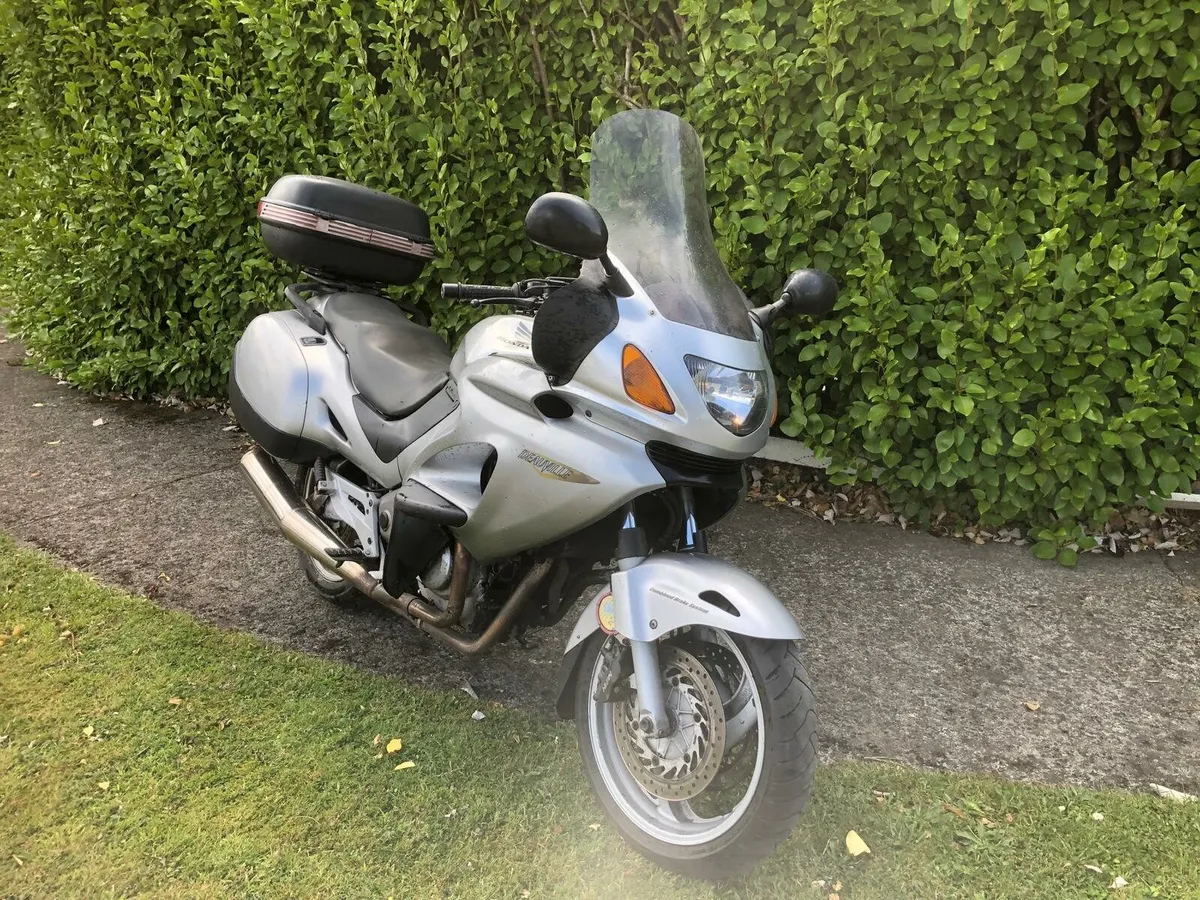 Honda deauville 650cc 2004 - Image 2