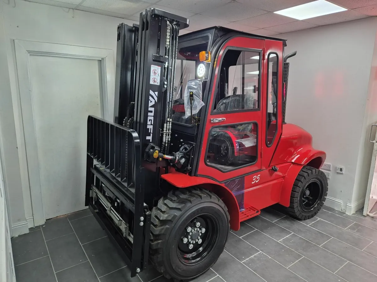 YangFT 3.5 Ton Rough Terrain Forklift - Image 4