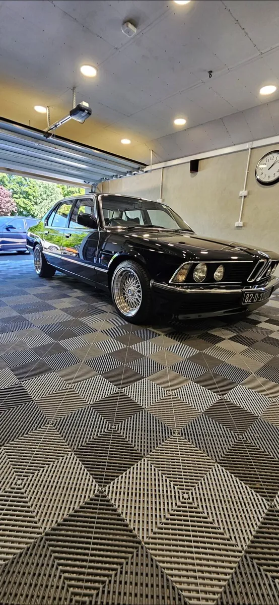 1982 Bmw 728i E23 - Image 2