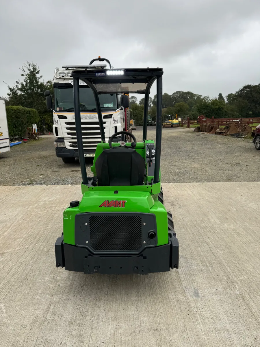 AVANT 423 FOR HIRE - Image 3