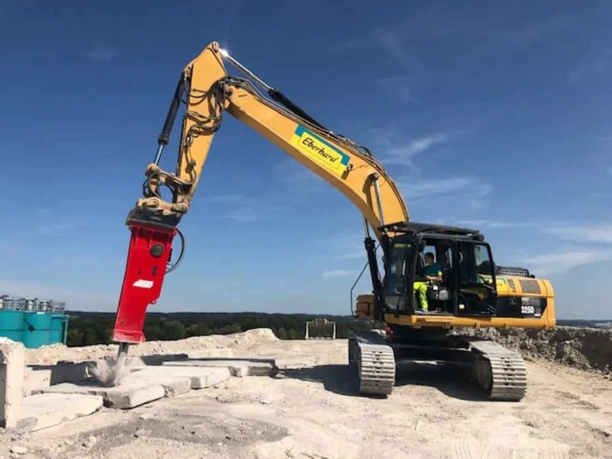 New 13ton breakers €35 per week - Image 2