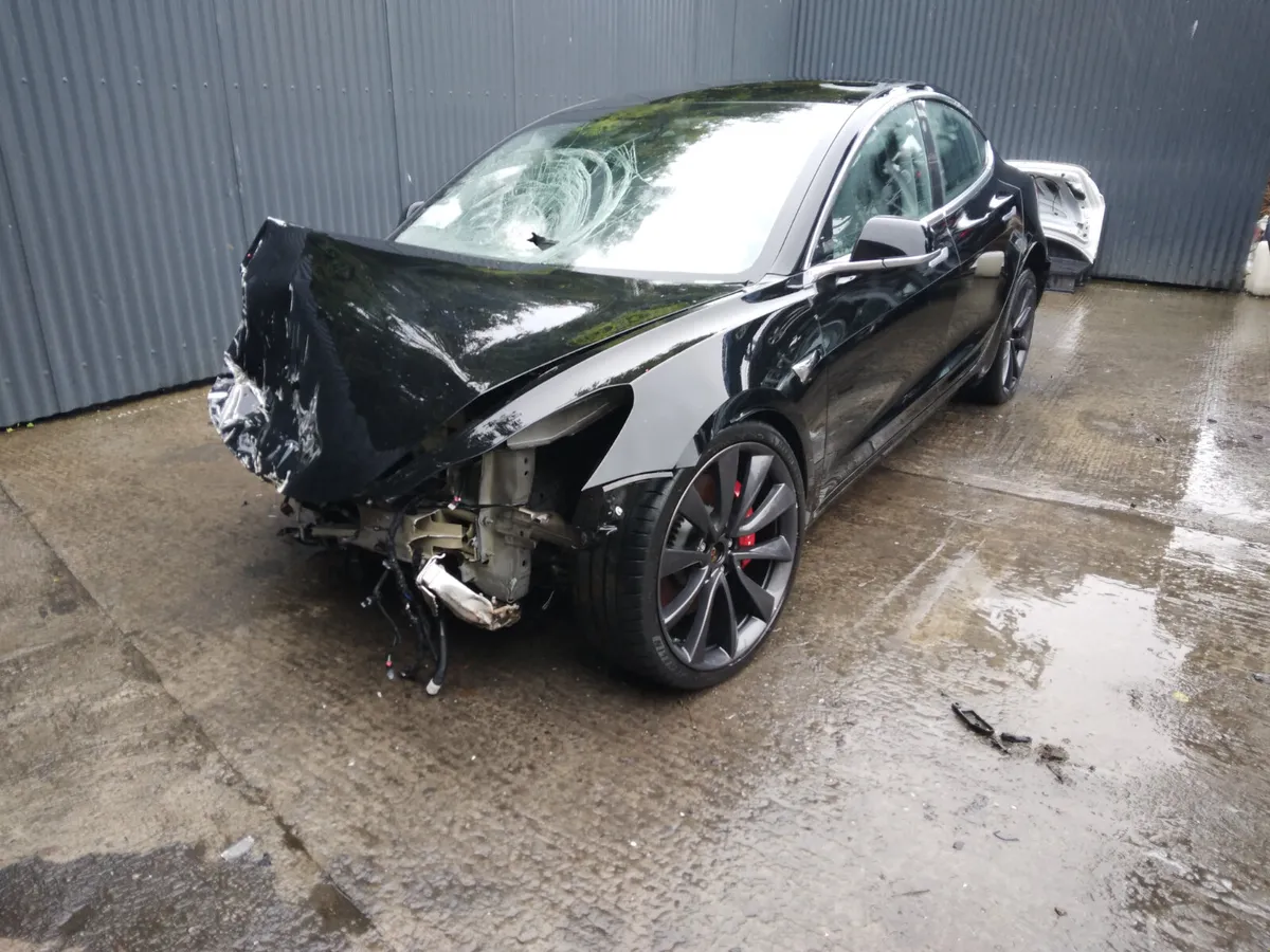 2021 Tesla Model 3 For Breaking /Dismantling - Image 3