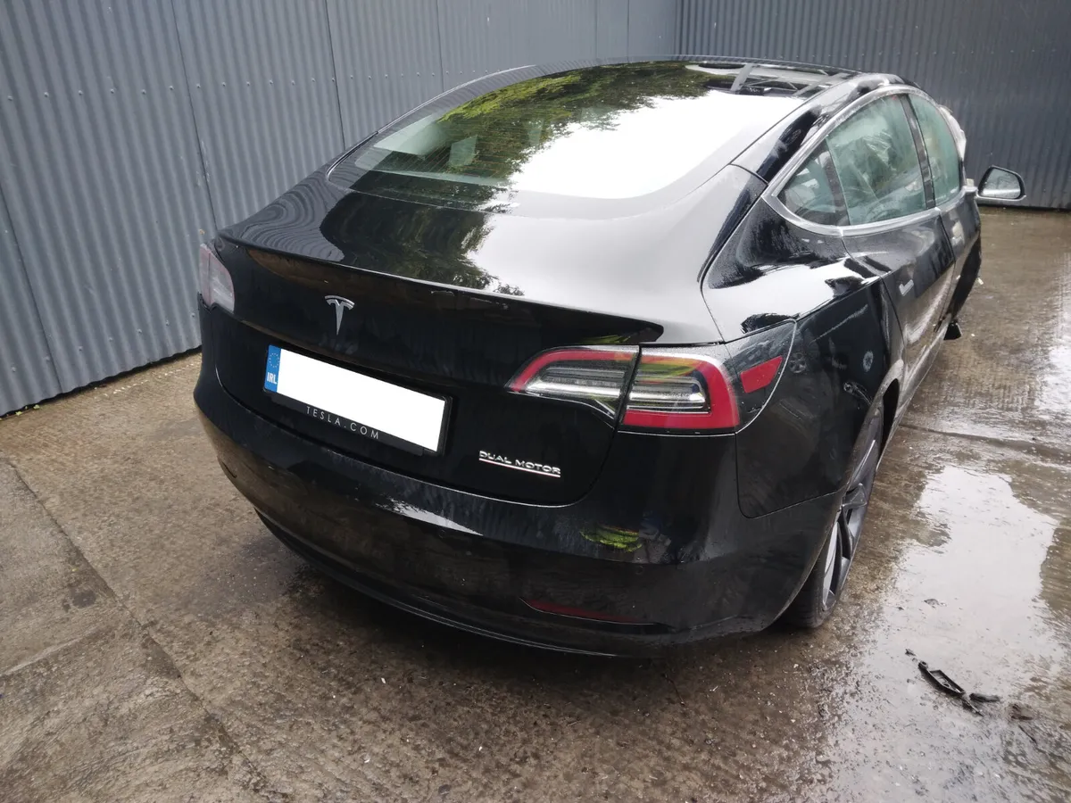 2021 Tesla Model 3 For Breaking /Dismantling - Image 1