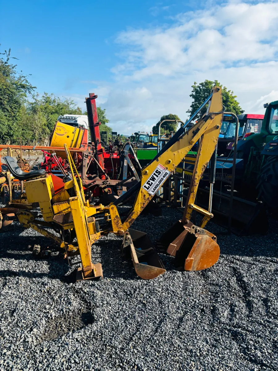 Lewis Back loader - Image 1