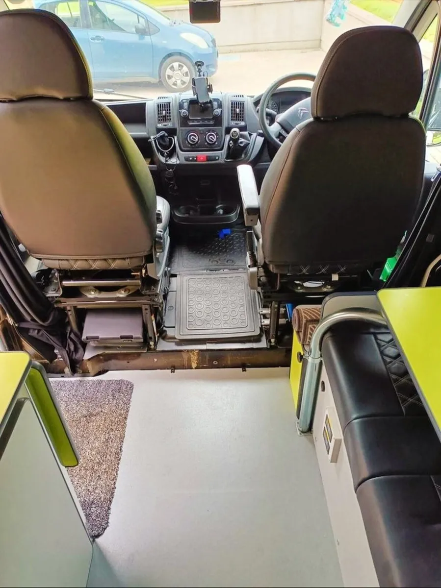 Off-Grid Citroen Relay Campervan - Image 4