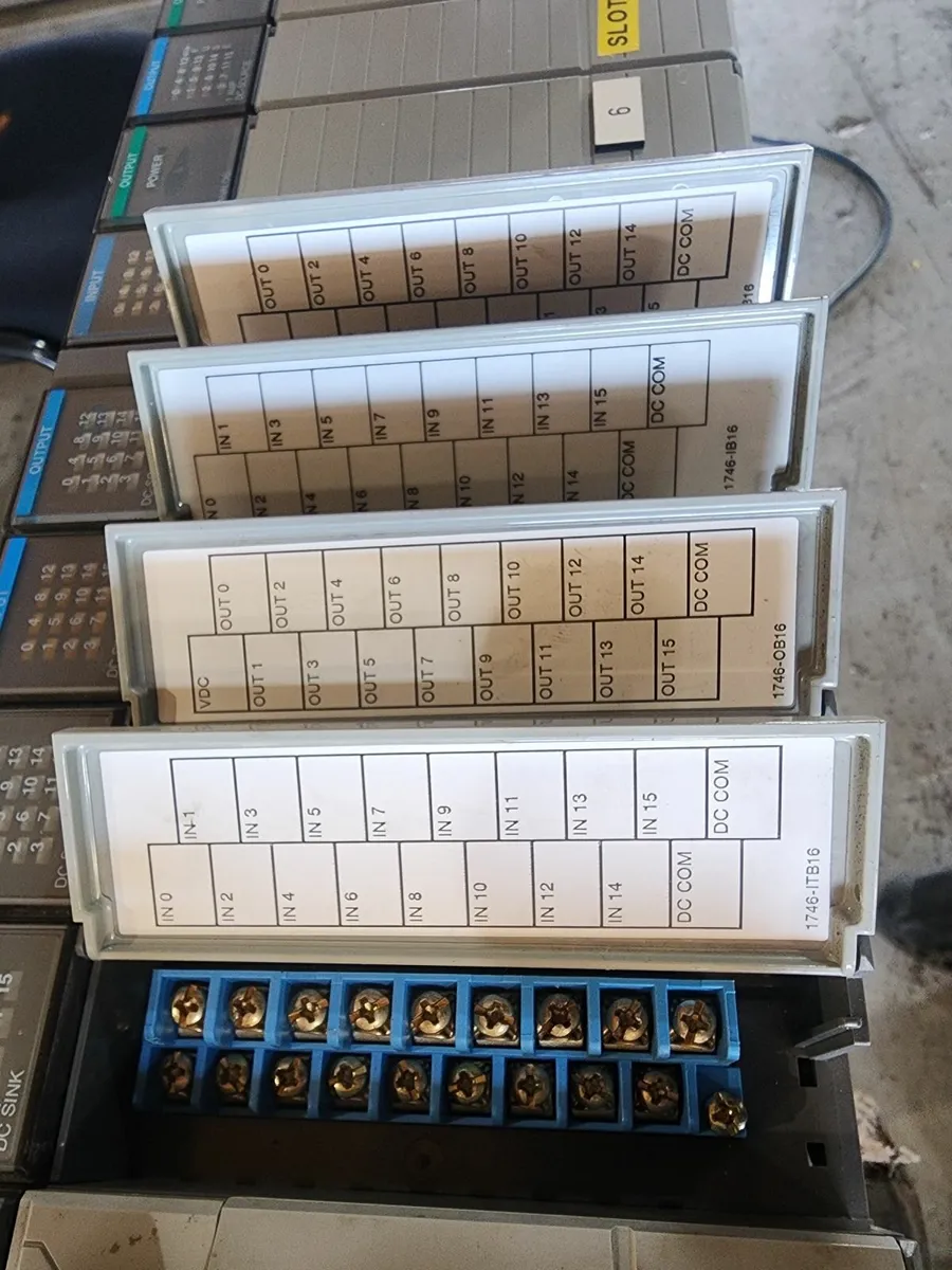 Allen Bradley PLC and 12 modules SLC500 - Reduced - Image 4