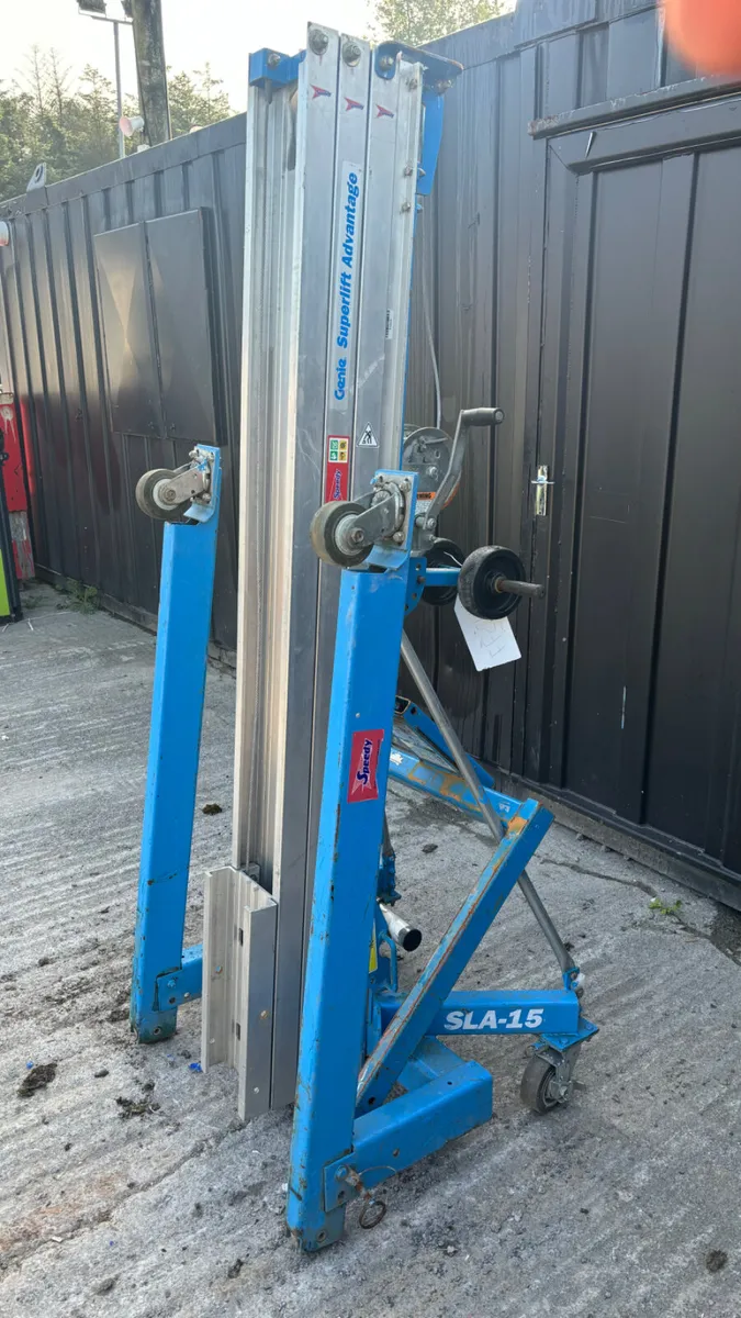 Genie SLA10 Material Lift - Image 3