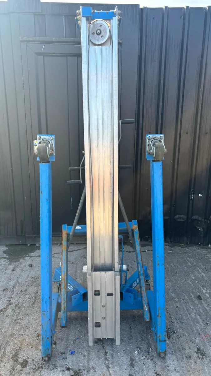 Genie SLA10 Material Lift - Image 2