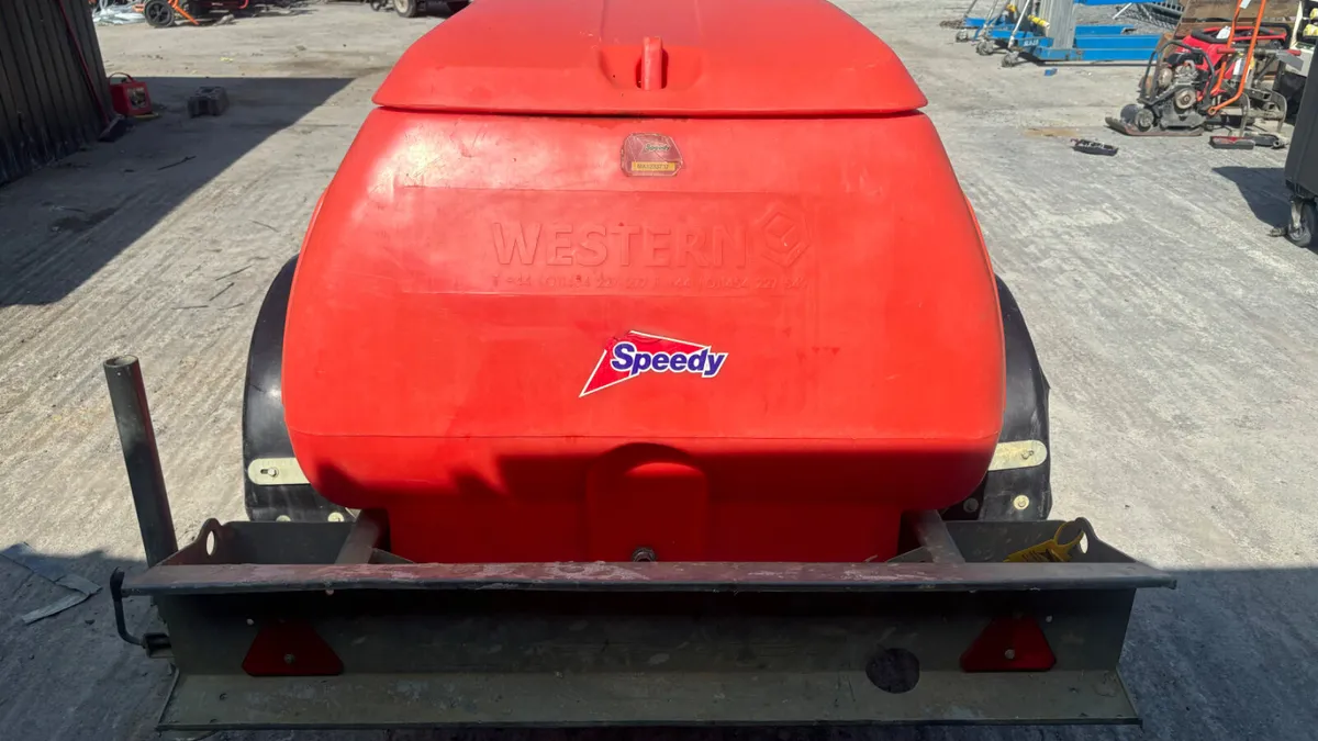 Western 1000L Water Bowser - Image 4