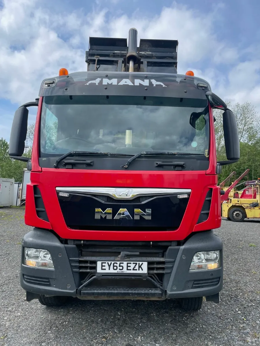 MAN 35-400  8X4 STEEL BODY TIPPER - Image 1