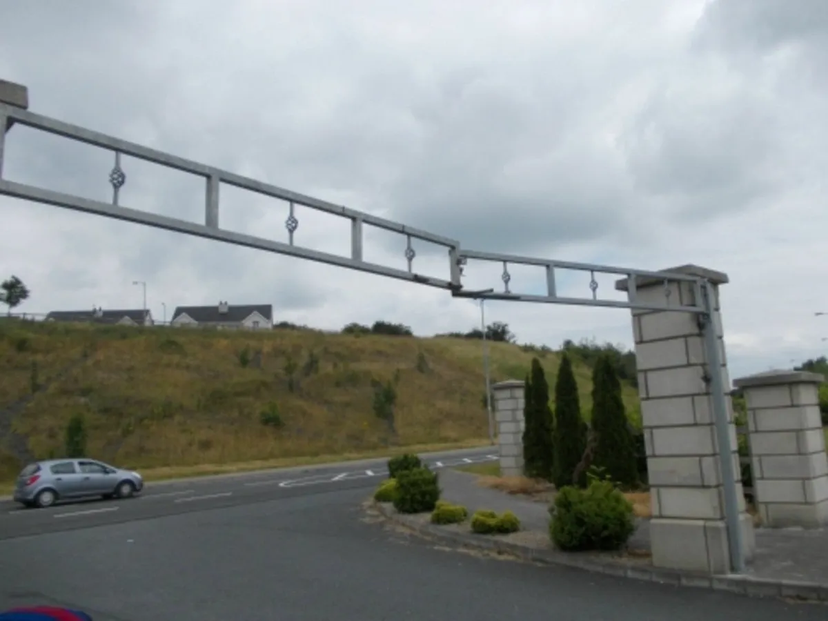 Security gate & Height Restriction Barrier - Image 1