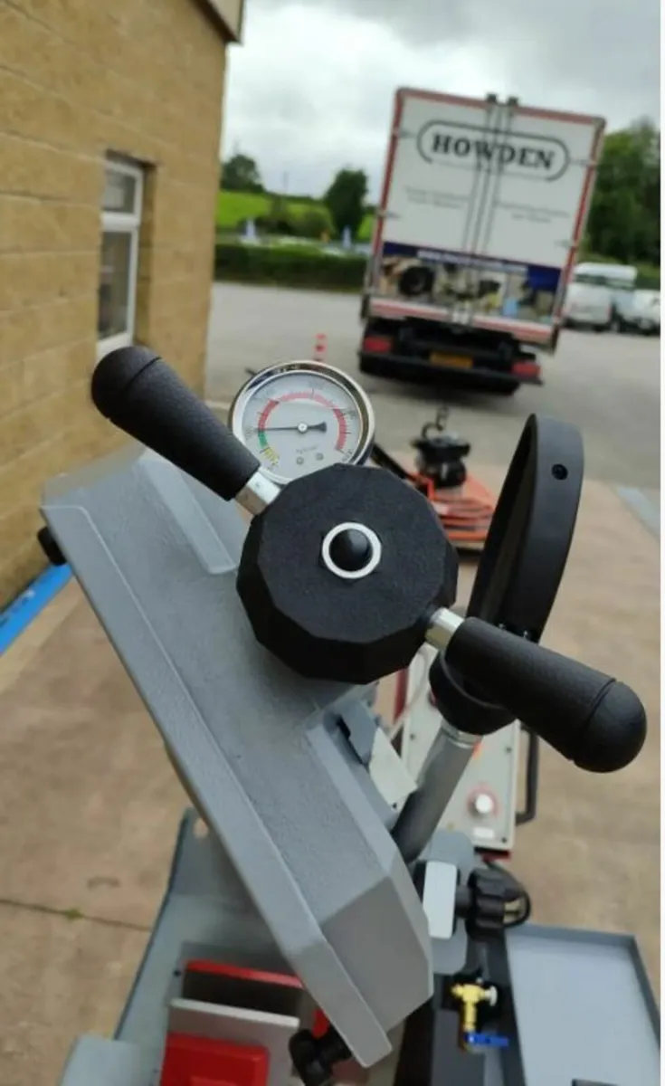 HTM-Bandsaw 21"x 11" 400V 3HP  2 Way Swivel Head - Image 4