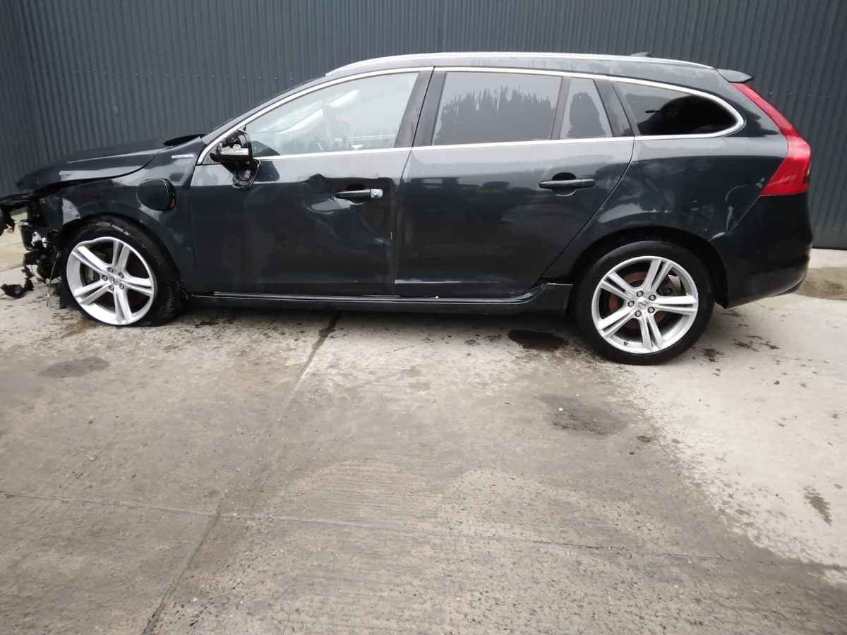 2014 Volvo V60 Estate Breaking/Dismantling - Image 4