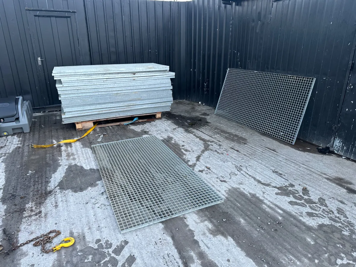 Galvanised Grid/Grate  2M x 1M - Image 2