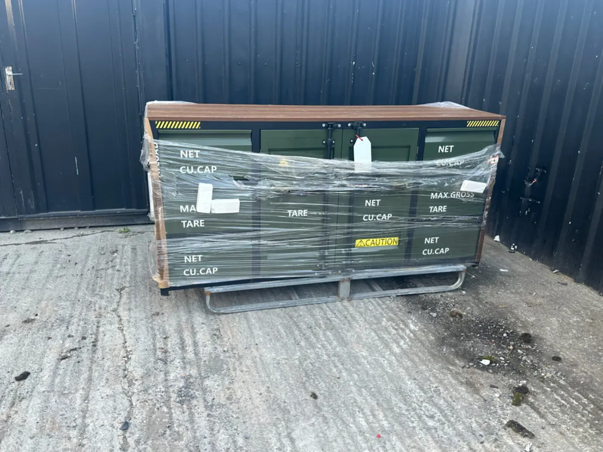 Large Selection Of Work Bench’s - Image 2