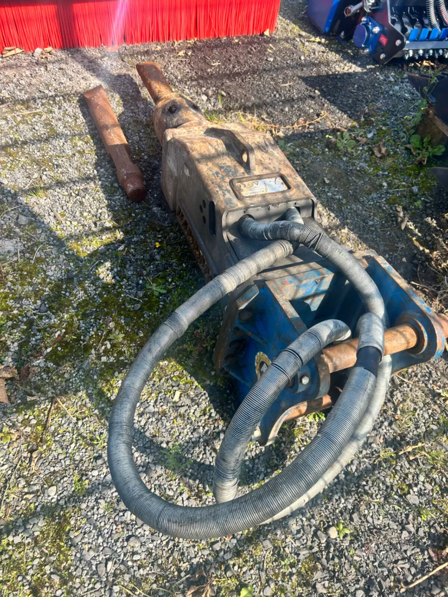 Rock breaker to suit 6-8t Excavator for Sale - Image 2