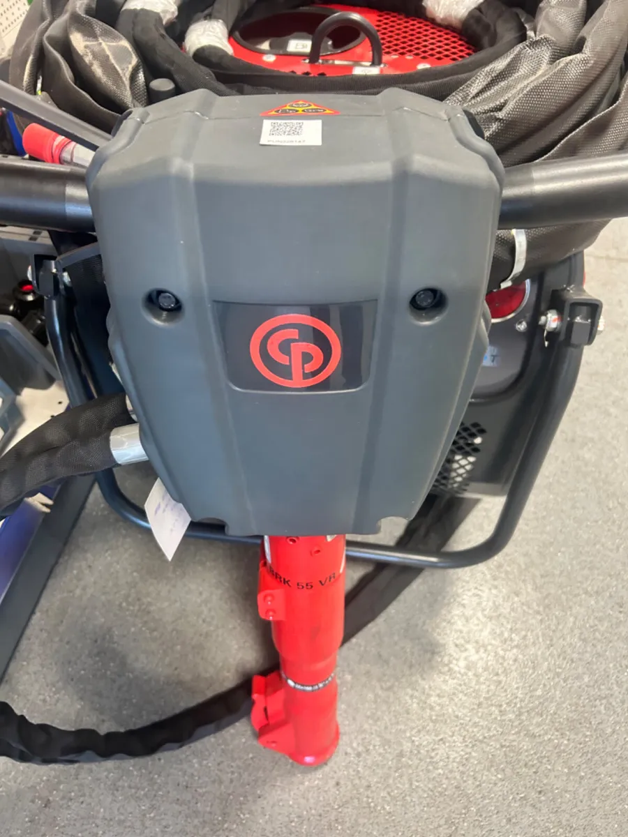 Chicago Pneumatic Pack with Breaker - Image 3