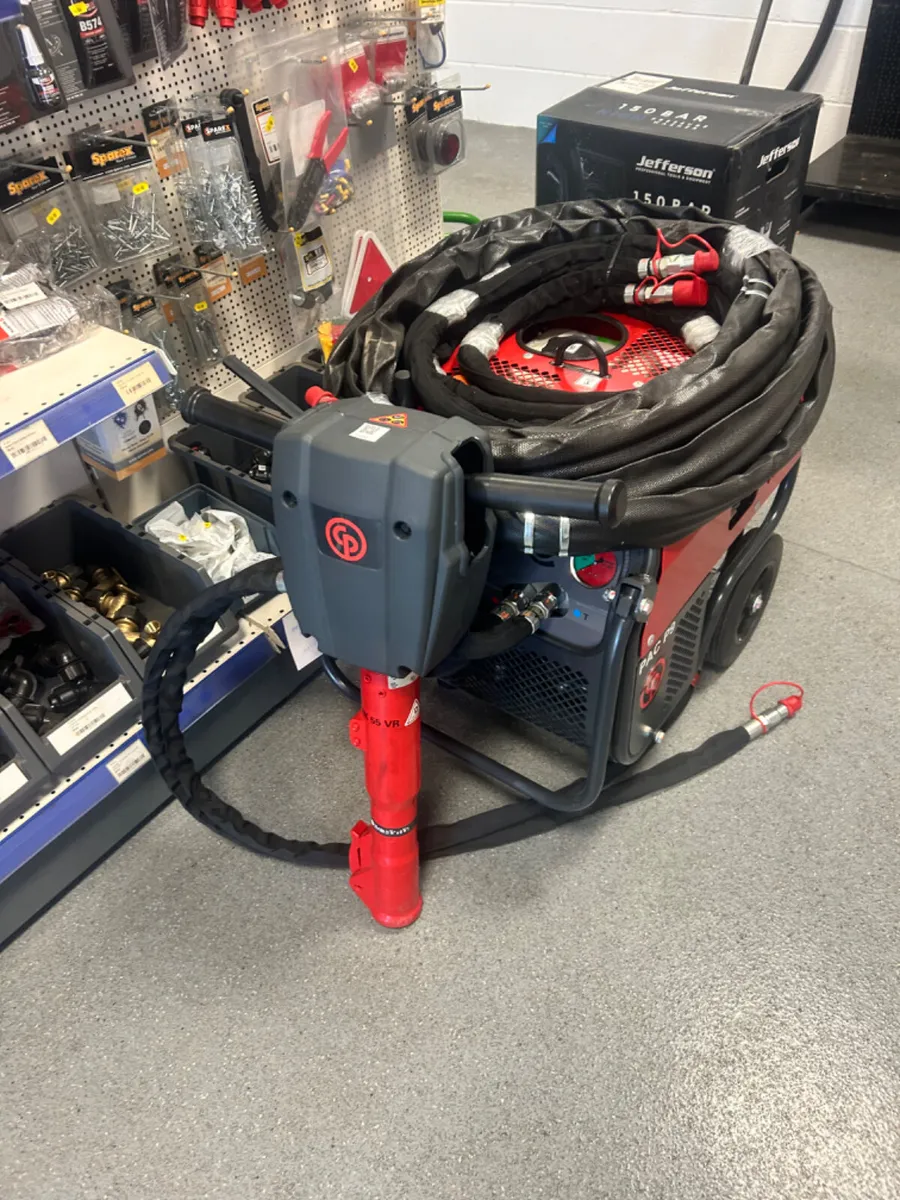 Chicago Pneumatic Pack with Breaker - Image 1