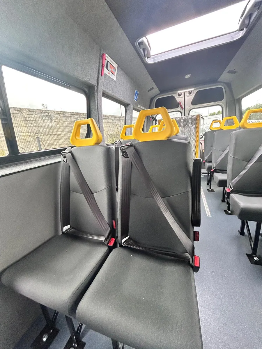 New Renault Master 9 Seater Minibus - Image 4