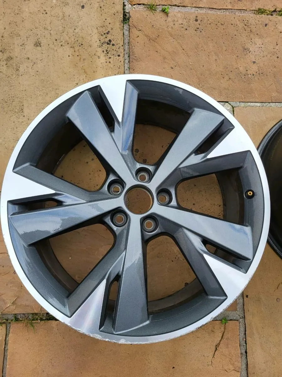 Alloy Wheels AUDI Q4 221 reg - Image 1