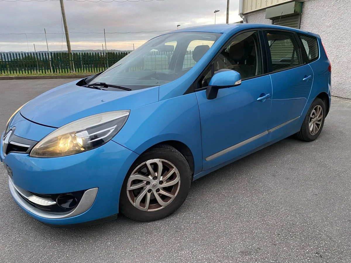 2015 Renault Grand Scenic for breaking - Image 2