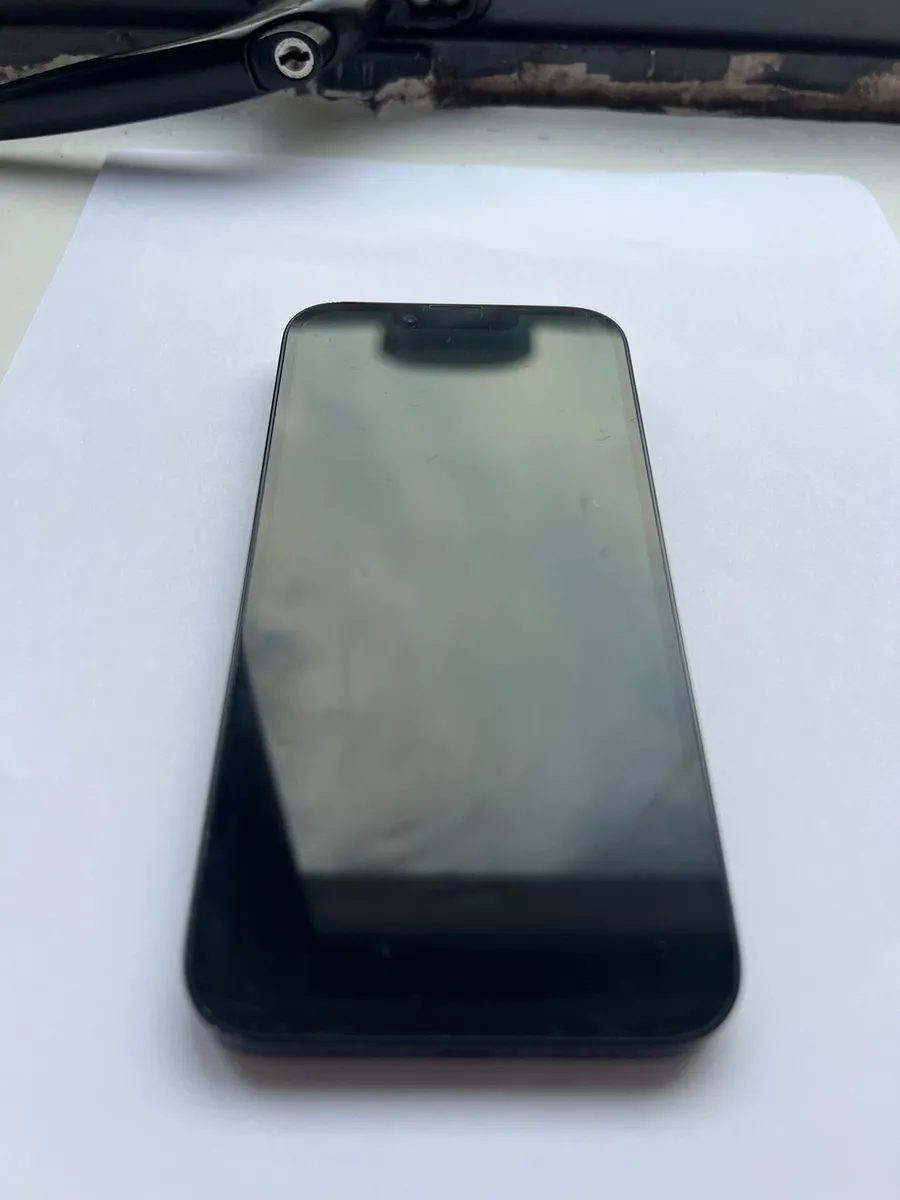 iPhone 14 unlocked - Image 2