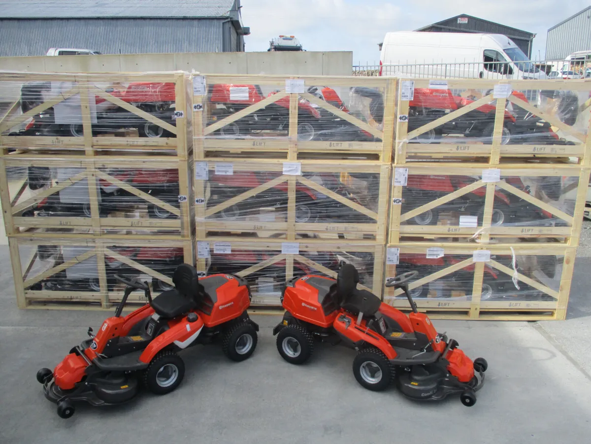 Husqvarna R214TC rider lawnmower - Image 2