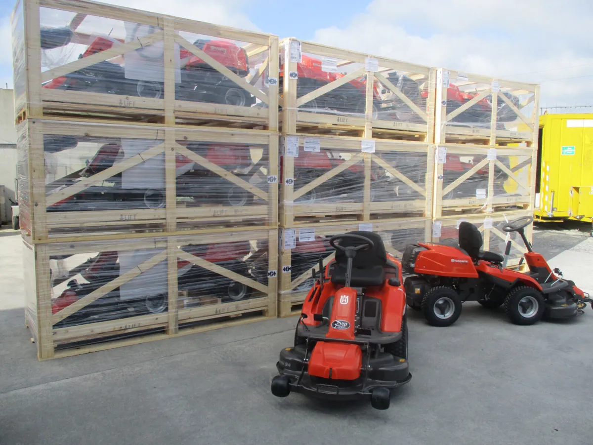 Husqvarna R214TC rider lawnmower - Image 3