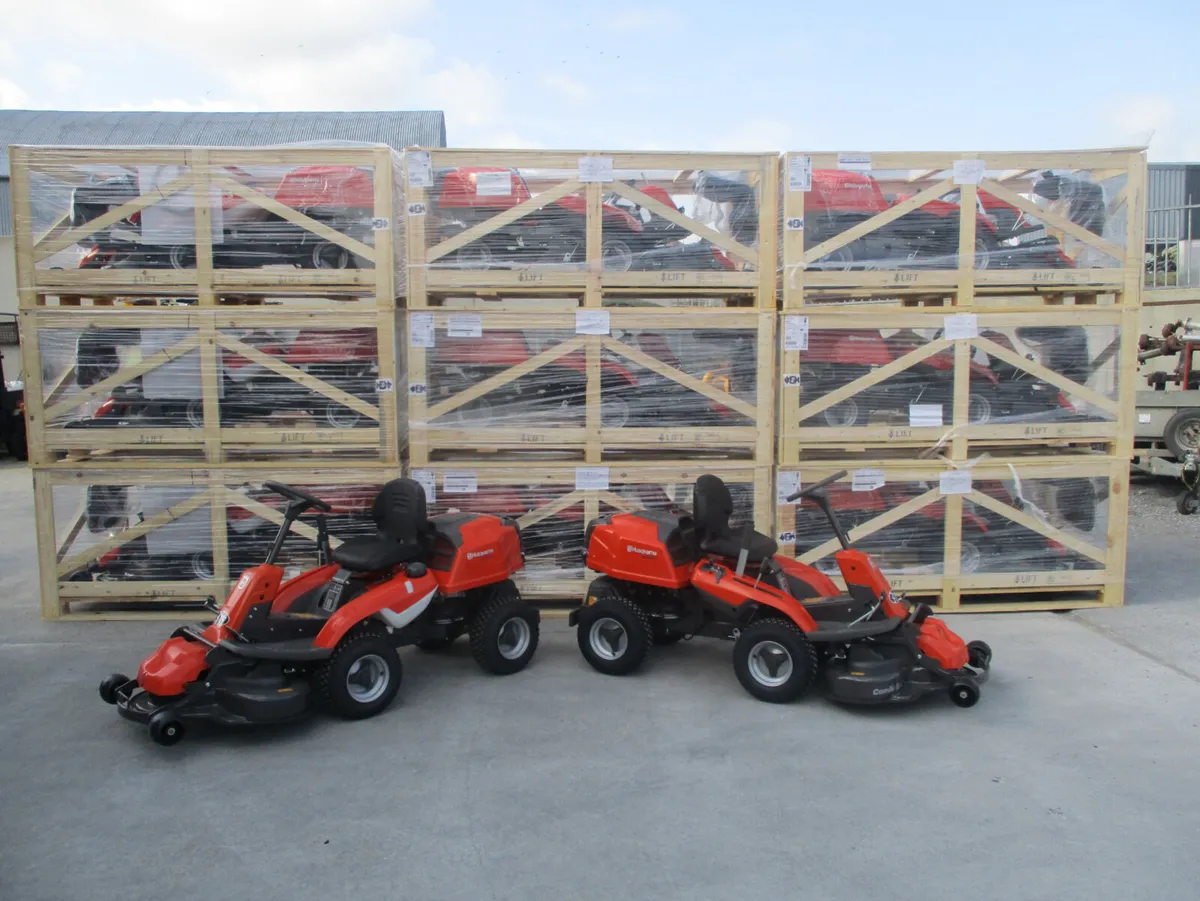 Husqvarna R214TC rider lawnmower - Image 1