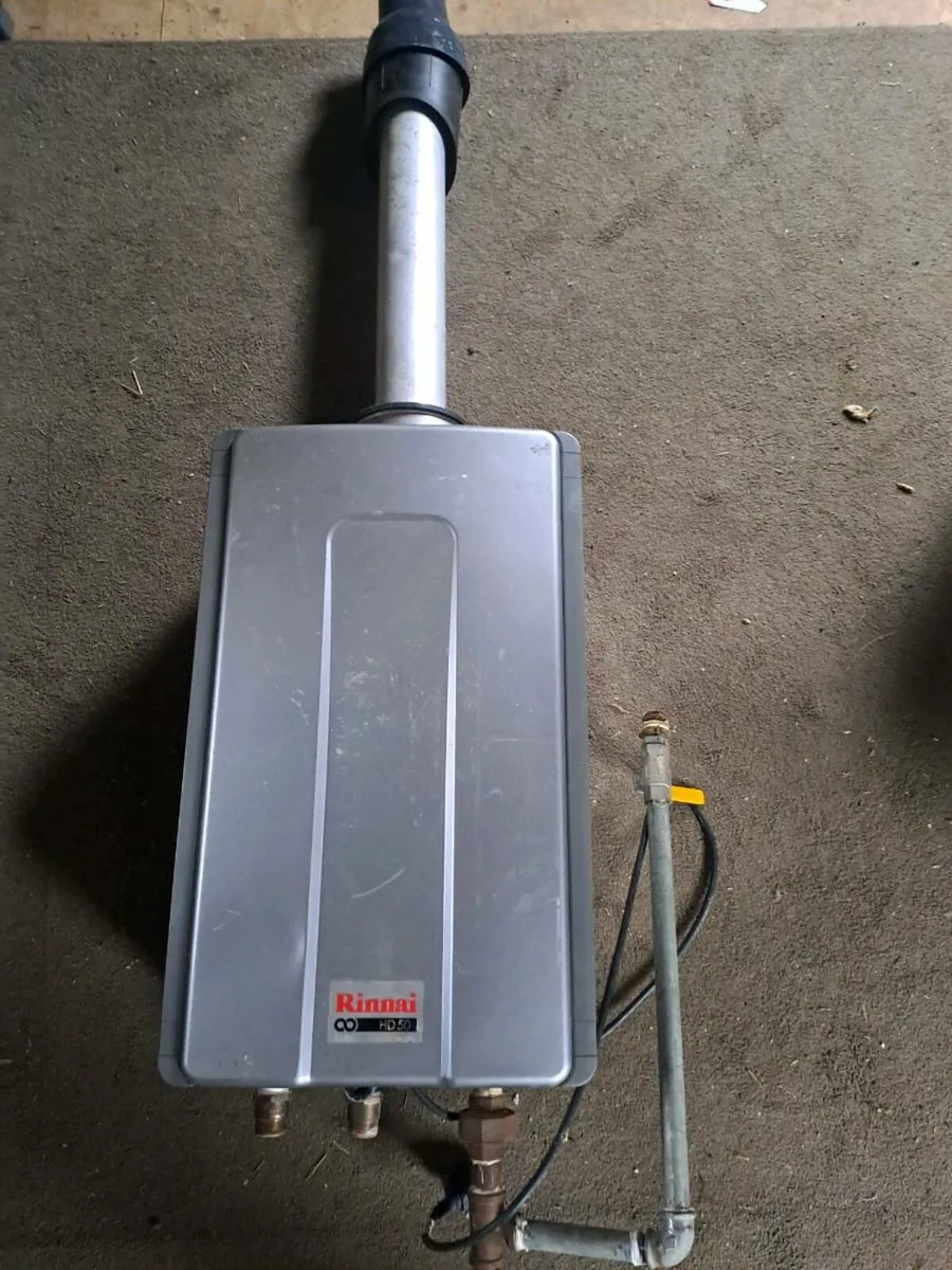 Rinnai HD50 hot water heater - Image 1