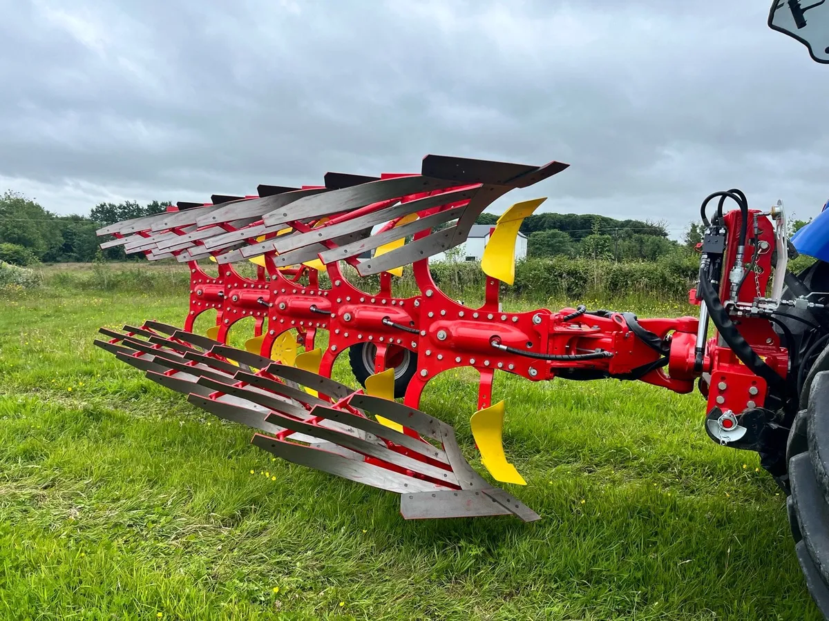 Pottinger Servo 3000 Plough - Image 3