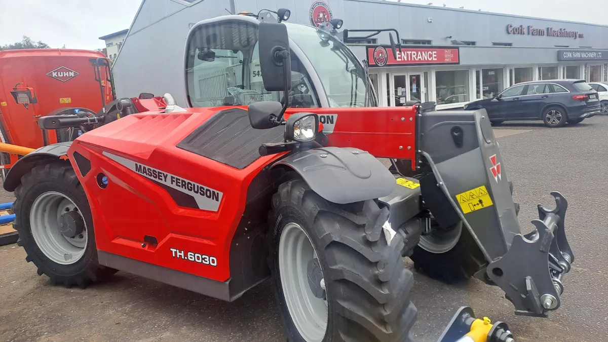 Massey Ferguson TH6030 telehandler - Image 2