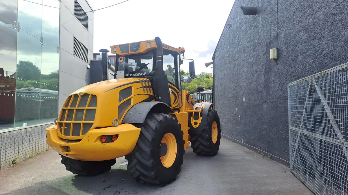 Venieri 23.63B Agri loader - Image 3