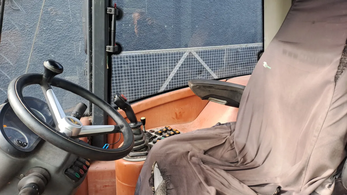 Venieri 23.63B Agri loader - Image 4