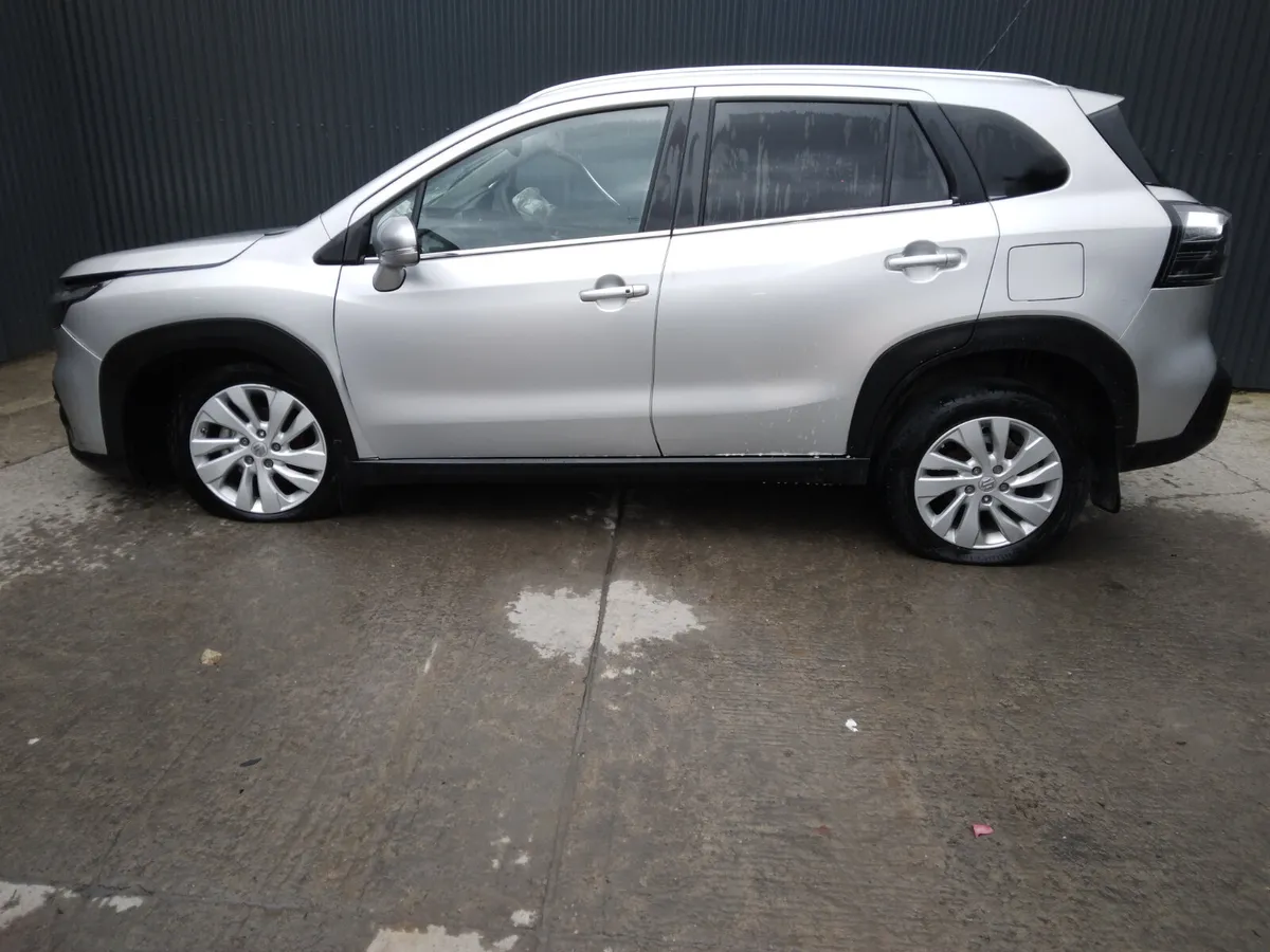 2022 Suzuki SX4 1.4 Pet Breaking/Dismantling - Image 2