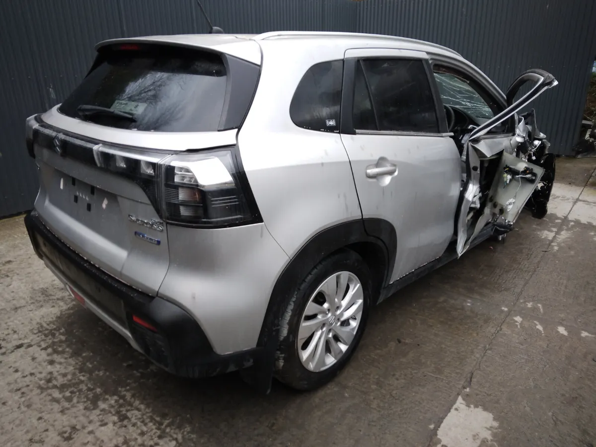 2022 Suzuki SX4 1.4 Pet Breaking/Dismantling - Image 4