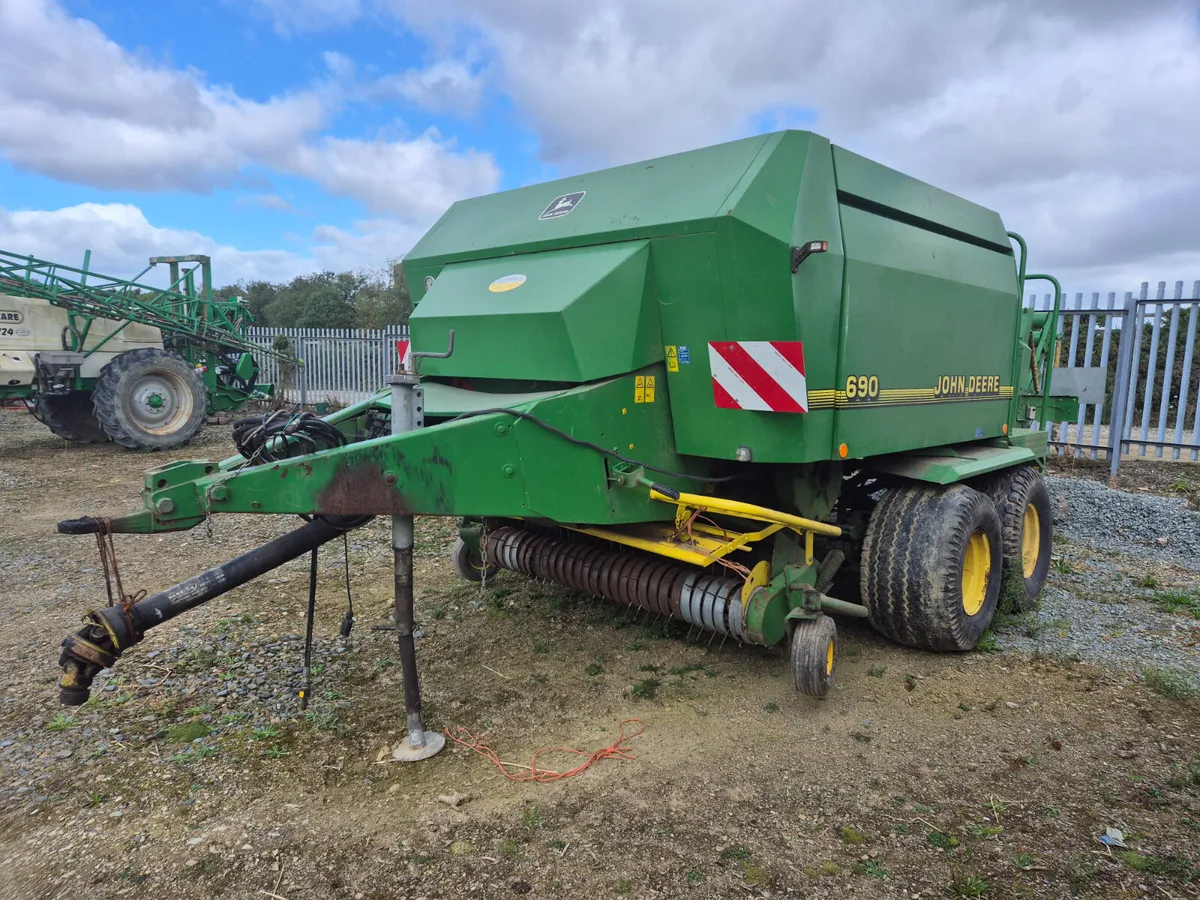 John Deere 690 1998 - Image 2