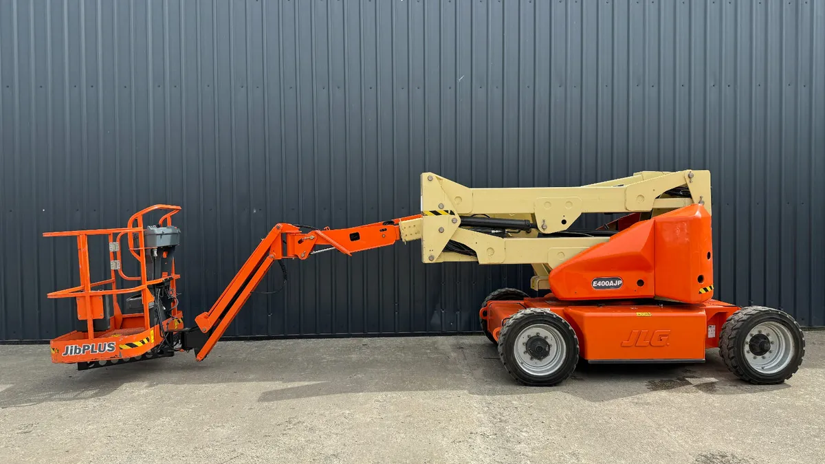 JLG E400AJP Articulated Boom Lift (#189) - Image 2