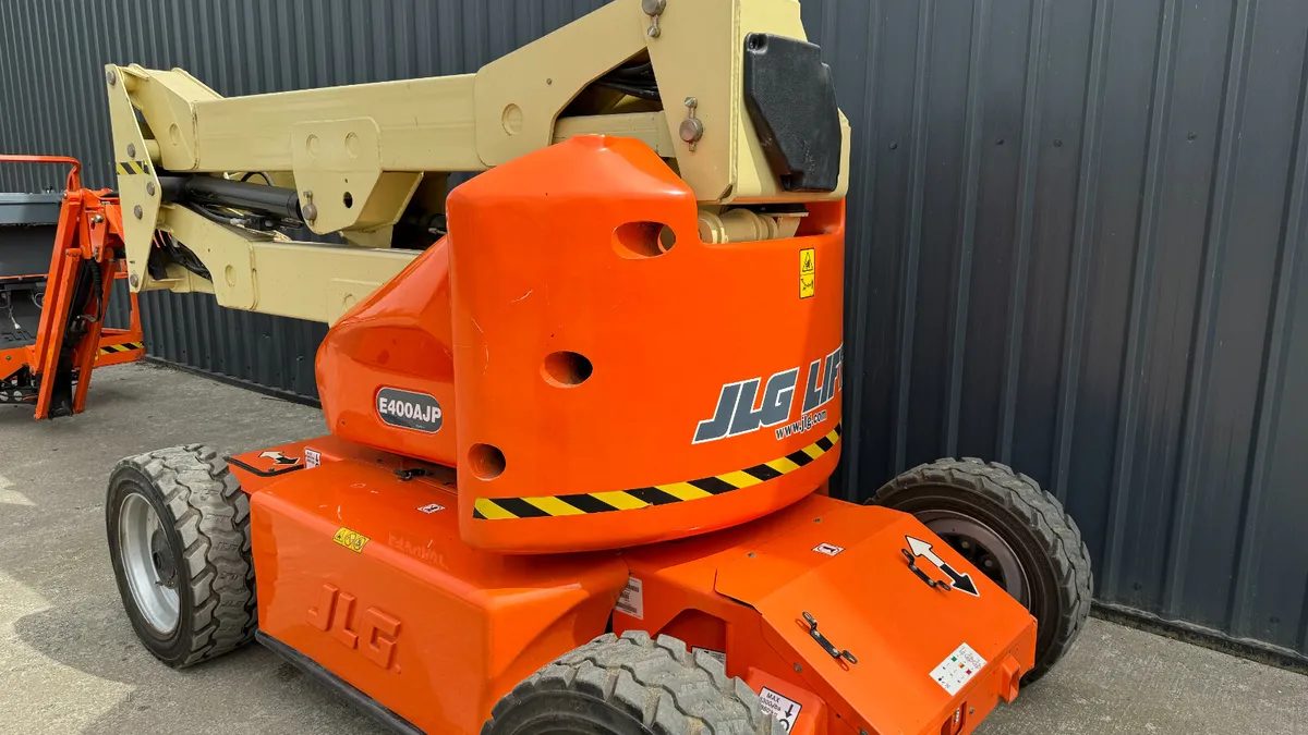 JLG E400AJP Articulated Boom Lift (#189) - Image 3