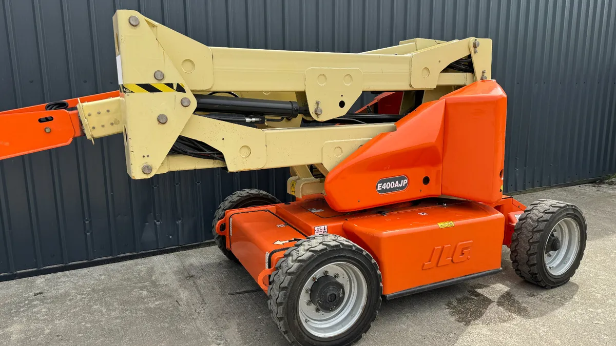 JLG E400AJP Articulated Boom Lift (#189) - Image 4