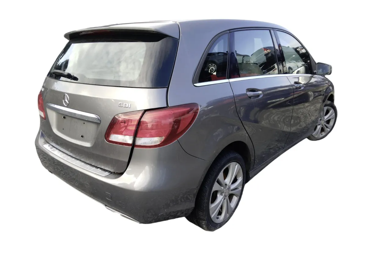 2015 MERCEDES BENZ B CLASS For Breaking/Dismantlin - Image 4