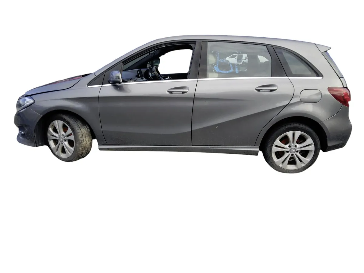 2015 MERCEDES BENZ B CLASS For Breaking/Dismantlin - Image 2